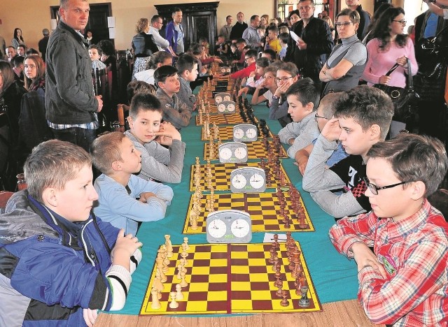 W turnieju uczestniczyło bardzo dużo dzieci. Najmłodszy szachista miał sześć lat.