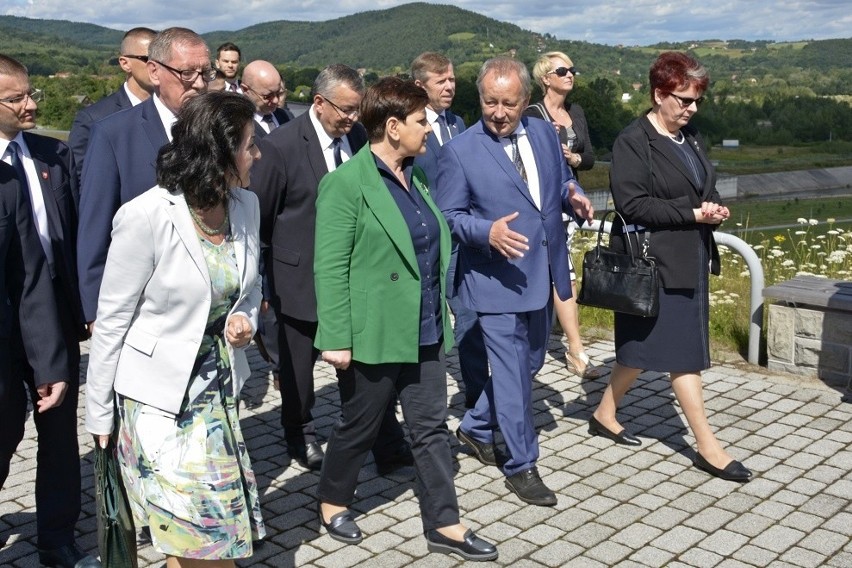 Premier Beata Szydło na otwarciu zbiornika Świnnej Porębie