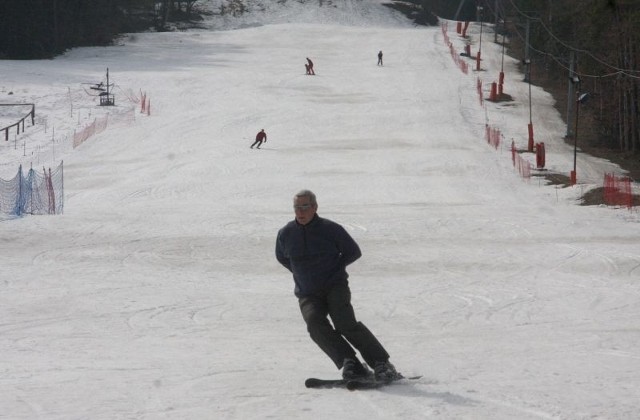 Na Stadionie w Kielcach można było jeździć na nartach w niedzielę, od poniedziałku wyciągi są na razie nieczynne.