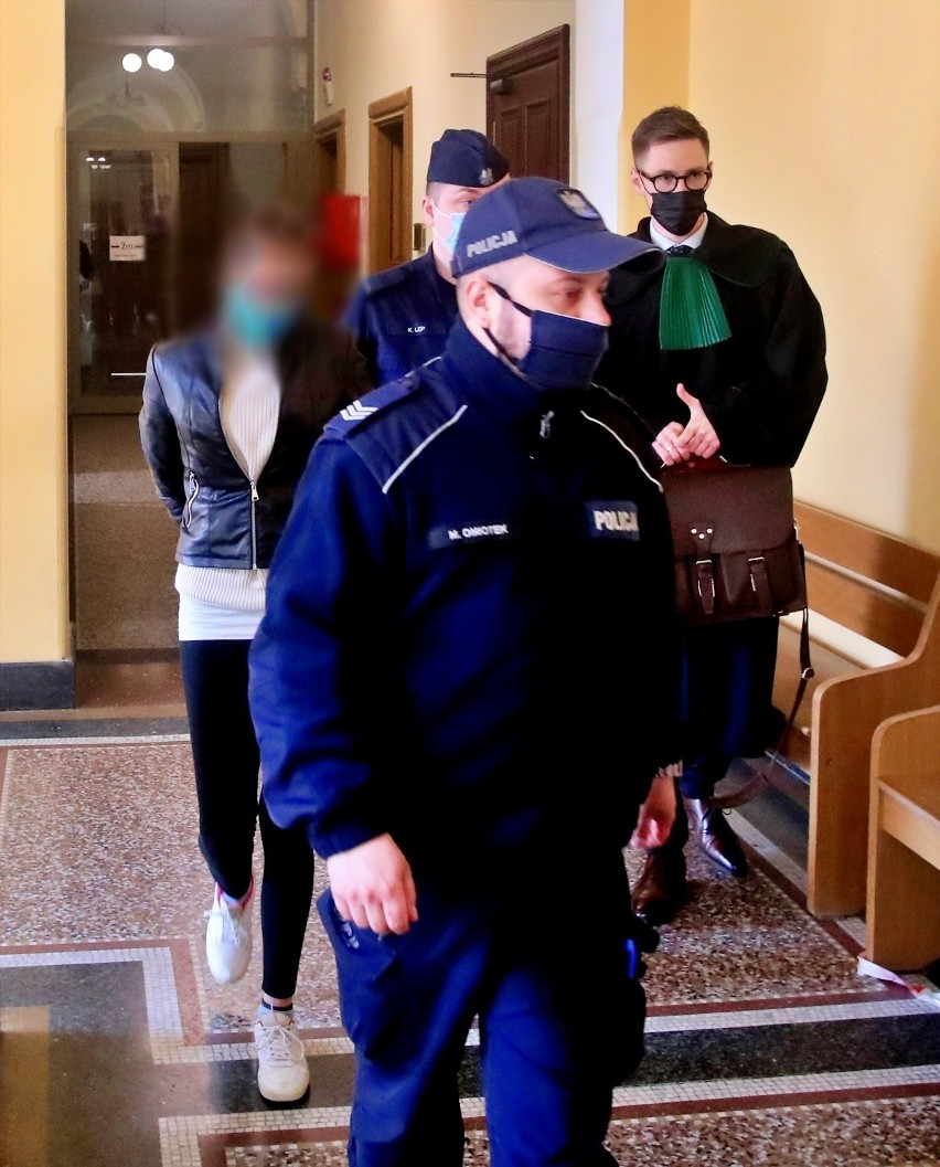 Prokuratura w Szczecinie. Ruszył proces matki oskarżonej o zabójstwo dziecka 
