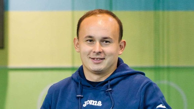 Piotr Lichota, prezes klubu z Nowin, czeka na decyzję, w której lidze jego zespół futsalu zagra w kolejnym sezonie.