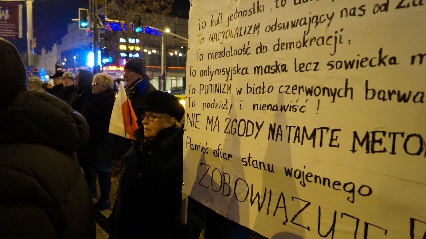 Demonstracja KOD w Częstochowie. "Demokracjo spoczywaj w...