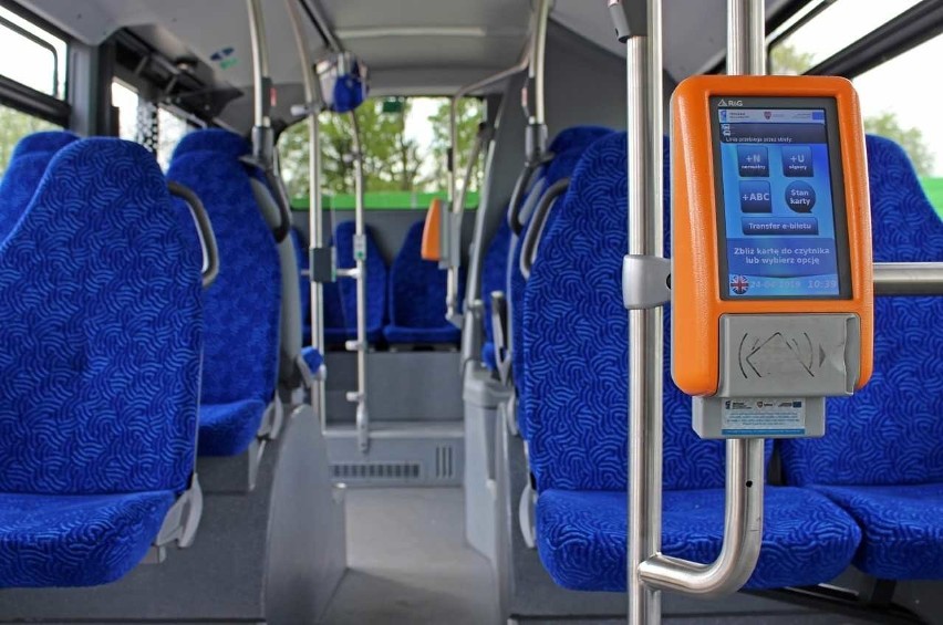 Elektryczny, bezemisyjny autobus eCitaro testowany jest w...