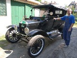 Mieszkaniec Szczecinka odrestaurował wrak legendarnego forda T, samochodu, który zmotoryzował Amerykę
