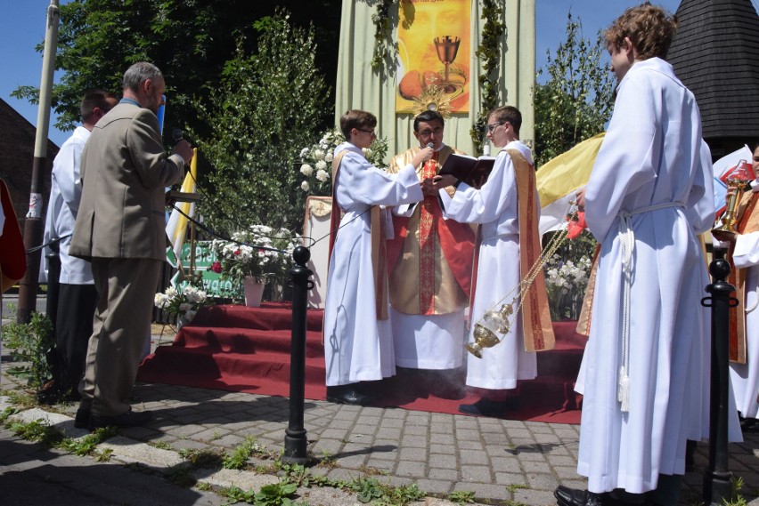 Boże Ciało w Żywcu: Tłumy wiernych i Asysta Żywiecka ZDJĘCIA