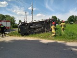 Netta Pierwsza. Wypadek na drodze powiatowej. Jedna osoba ranna po zderzeniu ciężarówki z busem (zdjęcia)