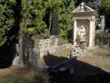 Renowacja Starego Cmentarza: Groby odzyskają dawny blask [ZDJĘCIA]