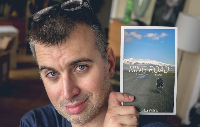 W książce „Ring Road. Dookoła Islandii na rowerze” Kuba Witek opisał swoją samotną wyprawę rowerową po Islandii.