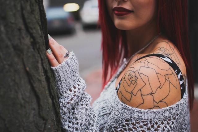 Pomysły na tatuaże damskie oraz ich znaczenie.