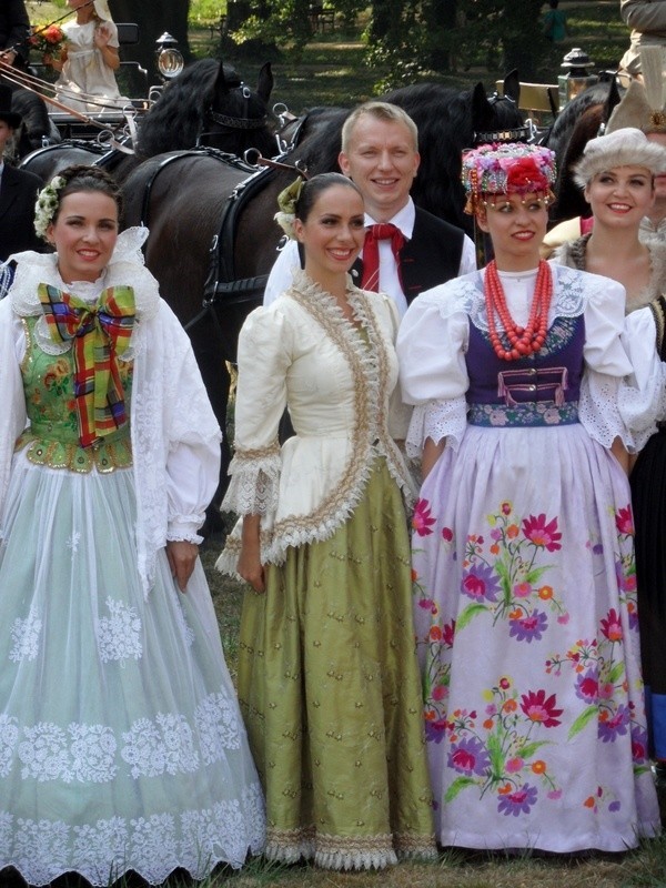 Przepiękne konie, piękne stroje i sportowa rywalizacja, a...