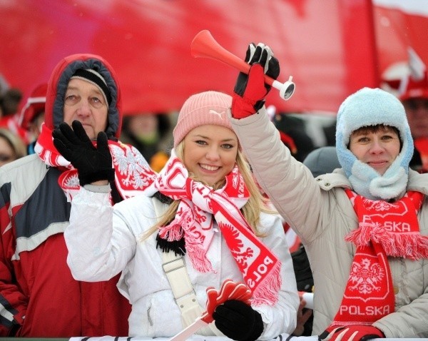 Kamil Stoch wygrywa w piątek Puchar Świata...