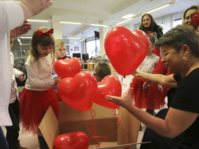 Grupa dzieci z prywatnego przedszkola Kids’ Academy zrobiła nam, dziennikarzom, miłą niespodziankę.