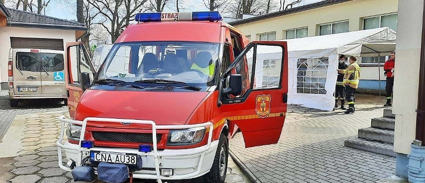 W sobotę 17 kwietnia strażacy OSP z Nakła rozstawili przy...