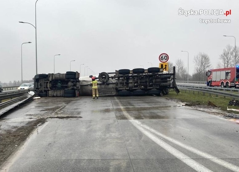 Cysterna przewróciła się na A1. Kierujący pojazdem był...