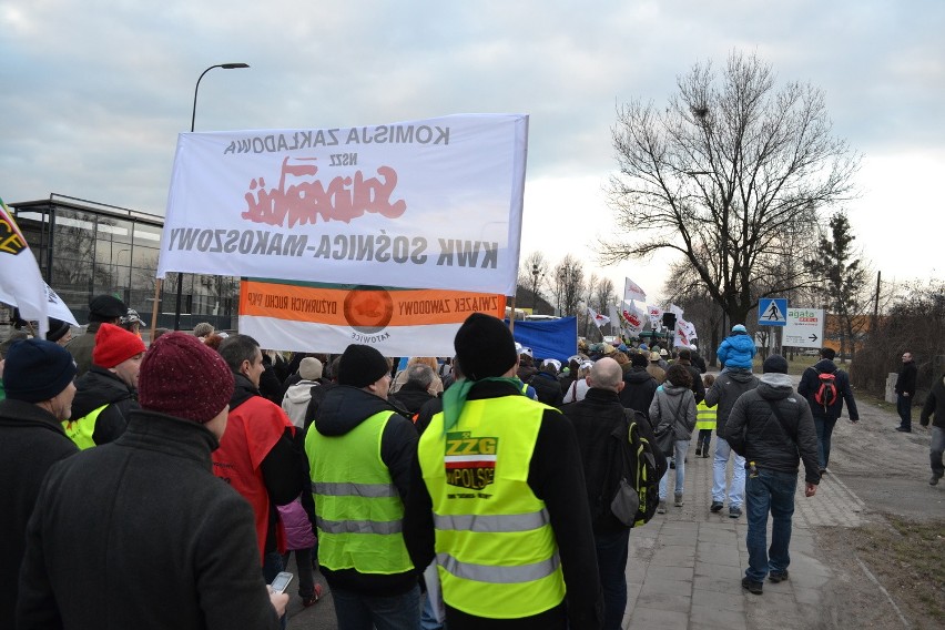 Strajk w Gliwicach: Tysiące ludzi wyszły na ulice miasta [NOWE ZDJĘCIA, RELACJA]