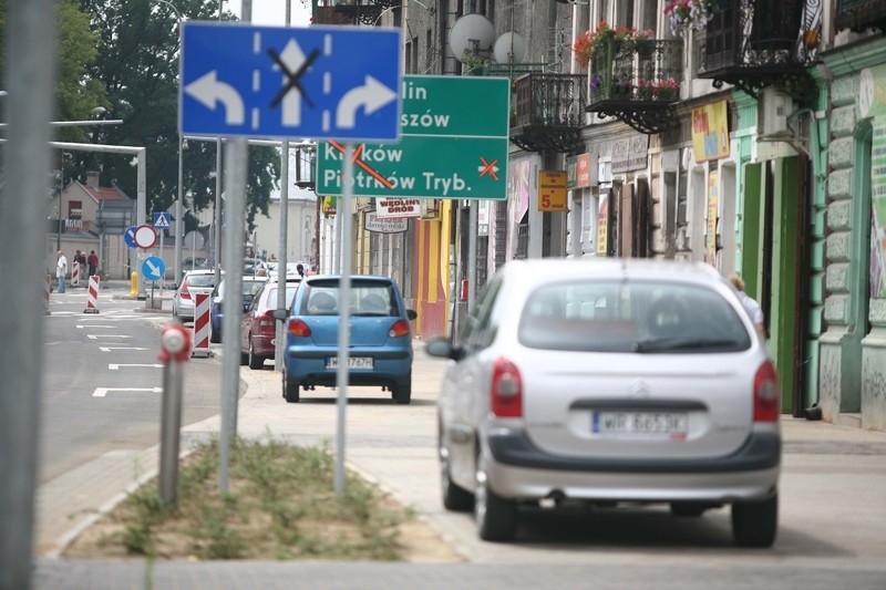 Zaraz za ulicą Winczewskich drogowcy ustawili znak zakazu...