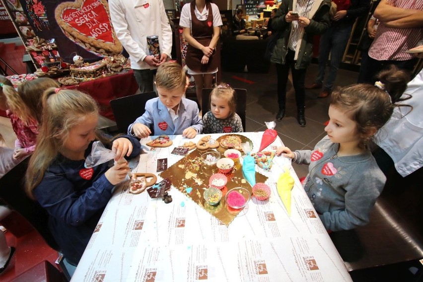 27. Finał WOŚP w Galerii Echo w Kielcach. Wielkie licytacje i koncerty [WIDEO, ZDJĘCIA]   