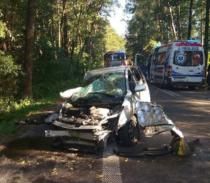 Tragiczny wypadek drogowy w Łysych. Zginęła kobieta, kierowca nietrzeźwy