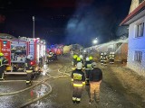 Podhale. Nocny pożar w Cichem. Ogień zajął stodołę. W akcji gaszenia brało udział 10 zastępów