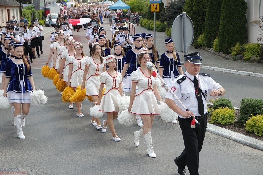 Od przemarszu w strojach historycznych rozpoczął się...