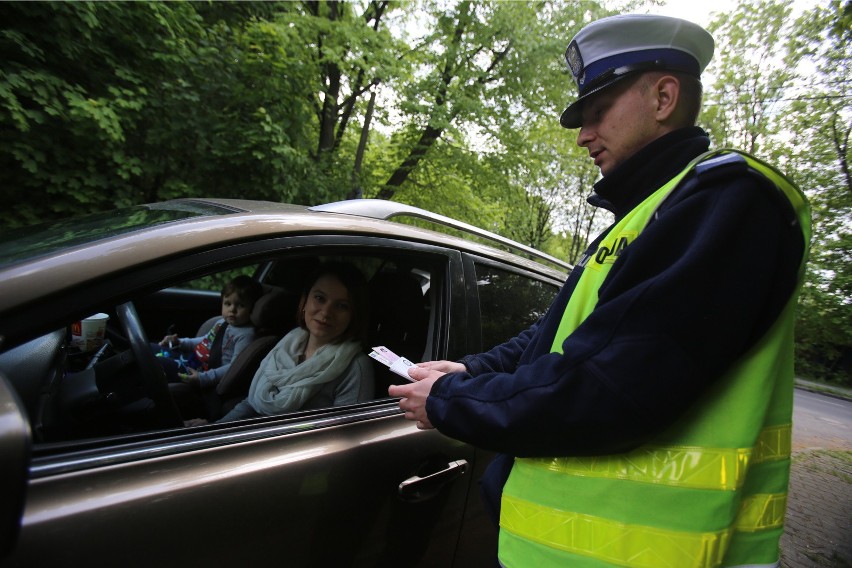 Związki zawodowe policjantów zapowiadają zaostrzenie...