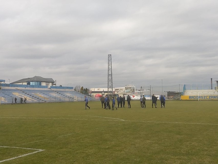 Piłkarze Broni już na stadionie w Radomsku