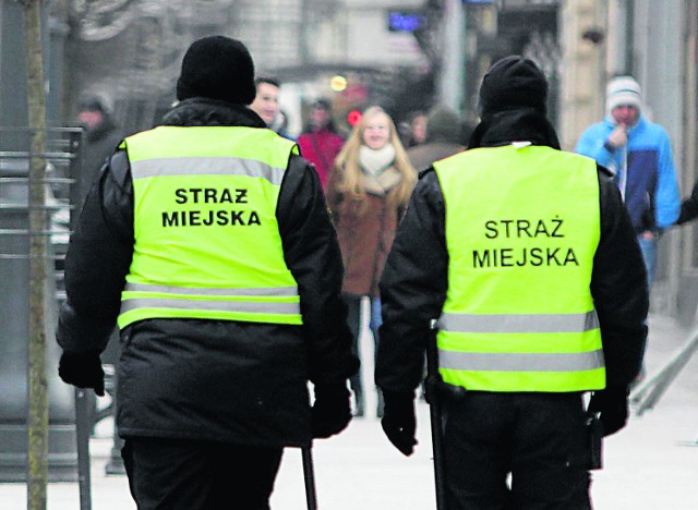 Mieszkańcy Gniewa chcą więcej policjantów zamiast strażników