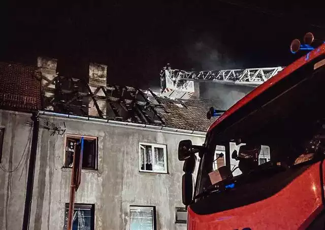 Pożar dachu kamienicy w Zabrzu. Konieczna była ewakuacja mieszkańców
