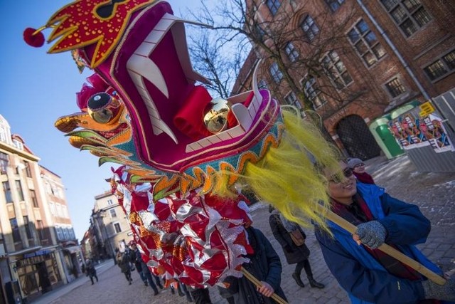 Azja to bardzo różnorodny kulturowo kontynent. Na zdjęciu świętowanie chińskiego nowego roku zorganizowane przez toruńskie muzeum