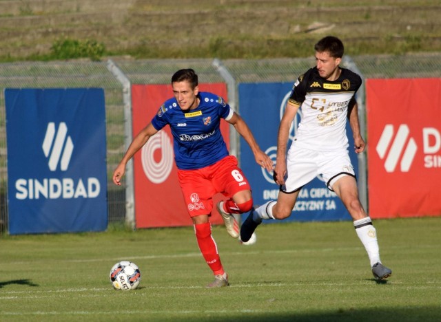 1.09.2022 fortuna puchar polski odra opole jagiellonia bialystok mikolaj labojko taras romanczuk fot. wiktor guminski/nowa trybuna opolska