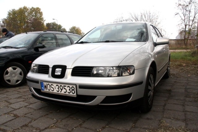 Seat Toledo, 2001 r., 1,9 TDI, klimatyzacja, centralny zamek, elektryczne szyby, ABS, immobiliser, 12 tys. 900 zł;