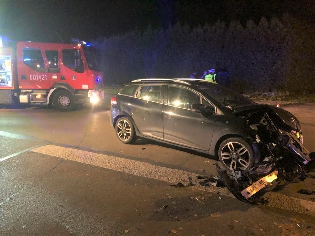 Do wypadku doszło wieczorem w środę 12 października. Zobacz kolejne zdjęcia. Przesuwaj zdjęcia w prawo - naciśnij strzałkę lub przycisk NASTĘPNE