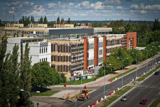 Budowa biblioteki UKW wydaje się dużą inwestycją, bo kosztowała 40 milionów, ale w branży mówi się o niej „mała”