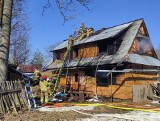 Tragedia w Dzianiszu. W pożarze drewnianego budynku zginął starszy mężczyzna