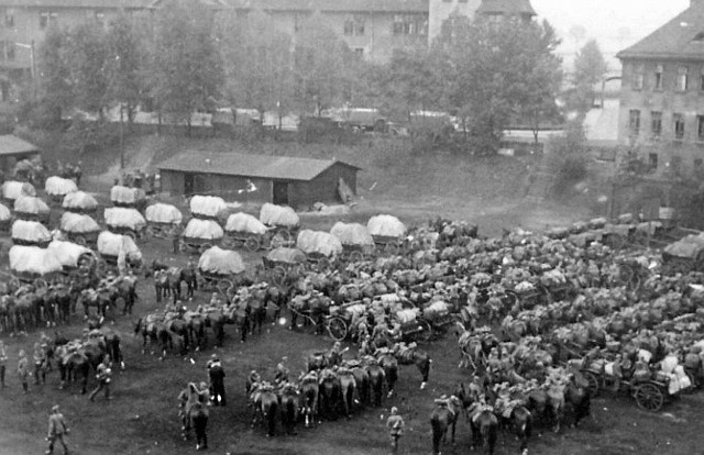 Wehrmacht w koszarach 73 pułku piechoty w Katowicach. Prawdopodobnie Niemcy opanowali je już w nocy z 3 na 4 września