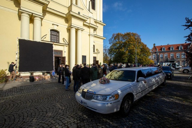 We wtorek (3 listopada) ekipa filmowa Wojciecha Smarzowskiego niezapowiedzianie wróciła do Starego Fordonu, by nagrać zdjęcia z uroczystości ślubnej przed kościołem św. Mikołaja, w którym to we wrześniu była kręcona scena ślubu