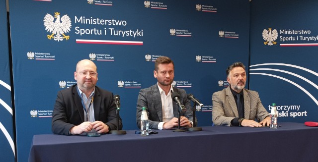 Przed pierwszym meczem "domowym" w ramach EHF Ligi Mistrzów 2023/2024, Polska Organizacja Turystyczna podpisała umowę z klubem SPR Wisła Płock