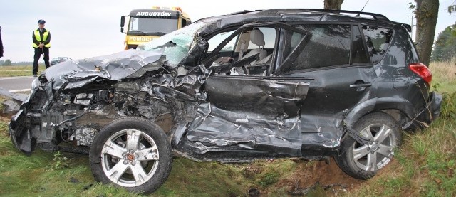 Wypadek na ósemce. Litwin czołowo zderzył się z toyotą.