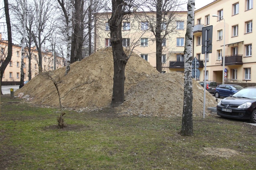 Ze względu na wymianę kanalizacji, ulica Staszica została...