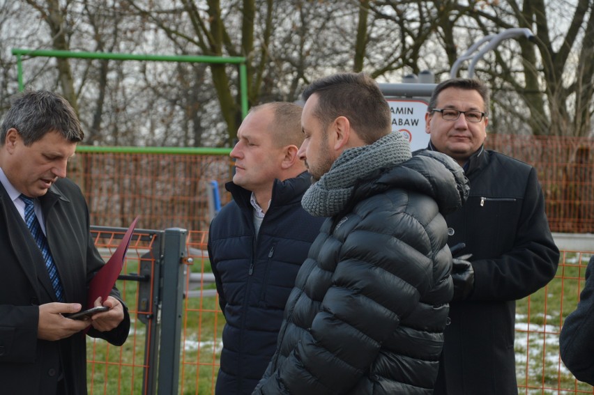 Żębocin. Szkoła Podstawowa ma nowe boisko sportowe