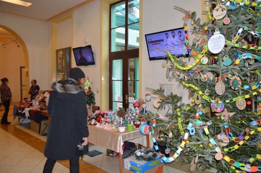 Bożonarodzeniowy jarmark rękodzieła w Miejskim Centrum Kultury w Skarżysku - Kamiennej