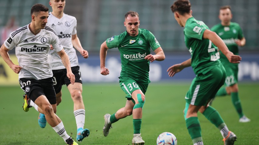 PKO Ekstraklasa. Legia Warszawa na fotelu lidera. Bramka Rosołka ozdobą meczu