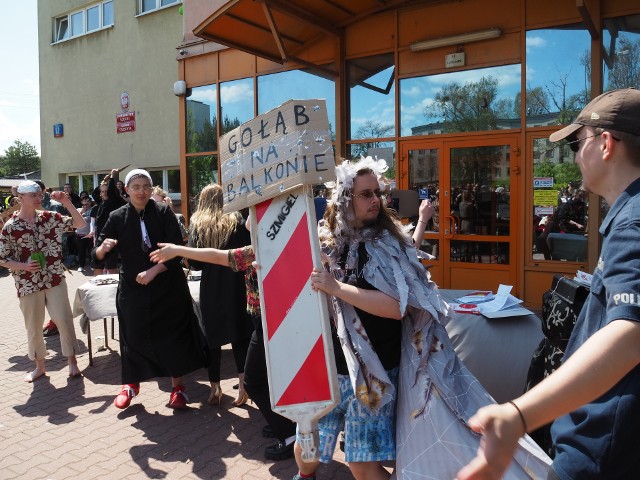 Scenki przed akademikami, grillowanie i impreza do rana na Lumumbowie. Odbyły się pierwsze juwenalia po trzyletniej przerwie. Przypominamy najlepsze chwile