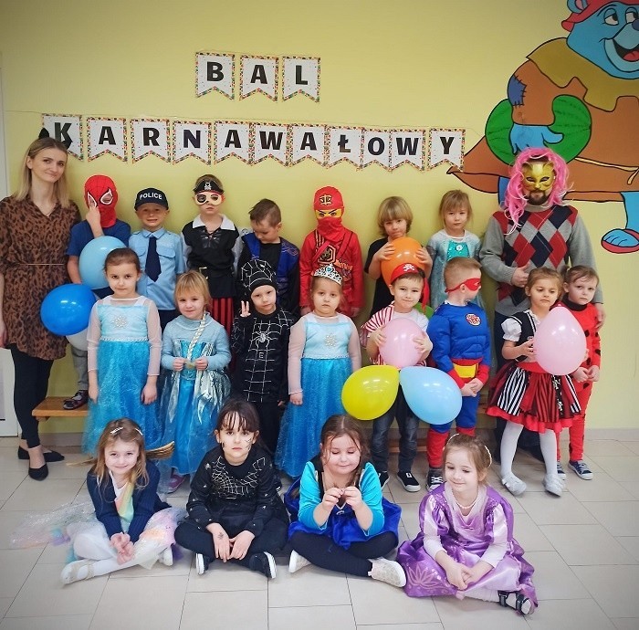 Wspaniały bal karnawałowy w Szkole Podstawowej w Olesznie w gminie Krasocin (ZDJĘCIA)
