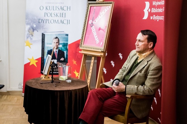 Na zaproszenie Klubu Obywatelskiego w środę w Golubiu-Dobrzyniu odbędzie się spotkanie autorskie z Radosławem Sikorskim – byłym marszałkiem Sejmu, ministrem spraw zagranicznych i obrony narodowej.