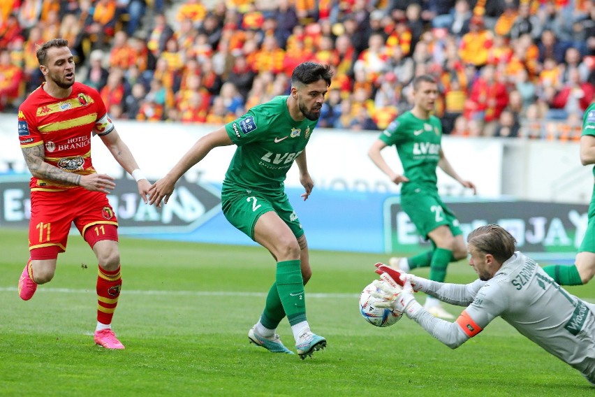 PKO Ekstraklasa. Śląsk Wrocław bliżej spadku do Fortuna 1 Ligi. Tylko remis z Jagiellonią w Białystoku. Michał Pazdan antybohaterem         