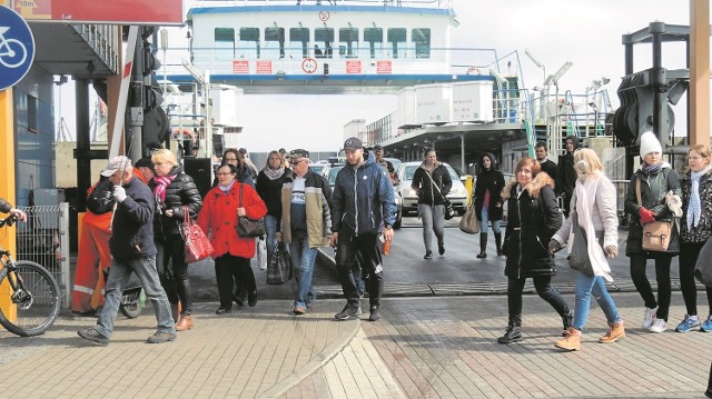 Jak zawsze w czasie świąt, kierowcy obawiają się kilometrowych kolejek na przeprawę promową