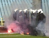 Pseudokibice odpowiedzą za rozróbę i przerwanie meczu na Stadionie Miejskim