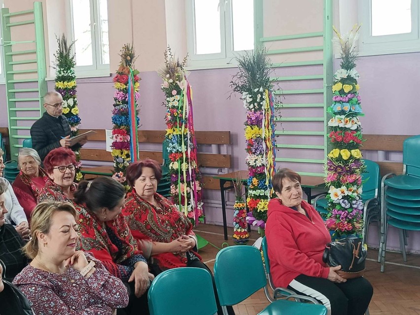Niedziela Palmowa w Rakowie. Odbył się konkurs na najpiękniejszą palmę w gminie. Zobacz zdjęcia