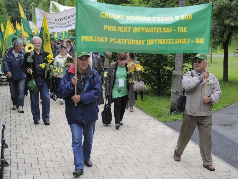 Przemarsz działkowców wyruszył z Parku Witosa.